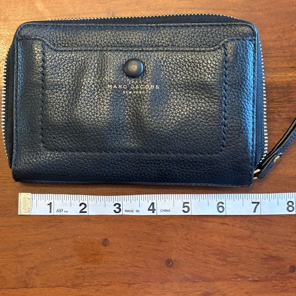 Marc Jacobs Empire City Leather Wristlet - Picture 4 of 12